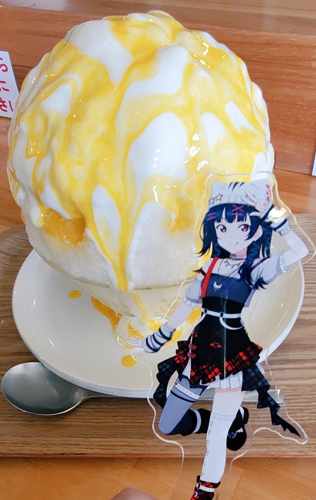 mi_one_live's tweet photo. 善子、、マンゴーは好きかな？ https://t.co/LWuDPtNyHY
