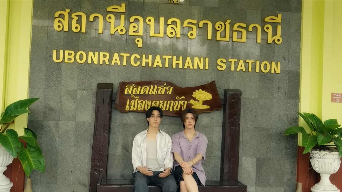 ANJellahhhcinnn's tweet photo. พ่อกับแม่ ตอนไปเที่ยว ทำไมชอบถ่ายรูปกับป้าย https://t.co/Jo9IPQyNC2