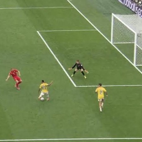 goalsside's tweet photo. 🚨🚨| Colombian Jaminton Campaz, whose safety was endangered after missing a critical World Cup goal, could not return home and went into hiding due to death threats. https://t.co/7hqam0IJHR