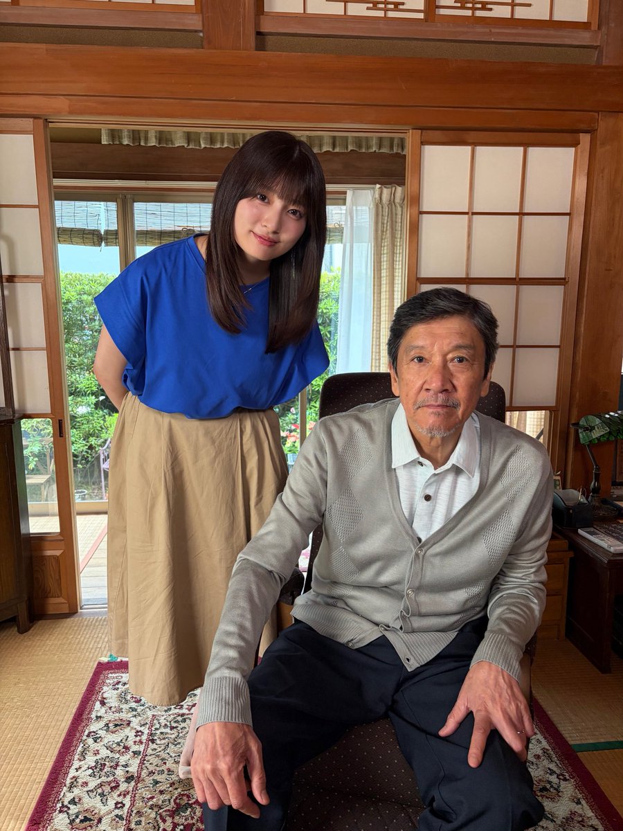meitanteima_ex's tweet photo. ＼\初回放送まであと4️⃣日📣/／
.˚⊹⁺‧𝕠𝕗𝕗 𝕤𝕙𝕠𝕥‧⁺ ⊹˚.
孫娘( #吉川愛 )と祖父( #奥田瑛二 )の
オフショットをお届け📸

祖父のもとへ謎を持ち込む楓🍁
今日楓が持ち込んだ謎は…⁇

▶︎▷第1話 7月17日(金)よる11時15分スタート❣️
#名探偵のままでいて

お気に入り登録もぜひお願いします🤲
https://t.co/nNqob3xM2J