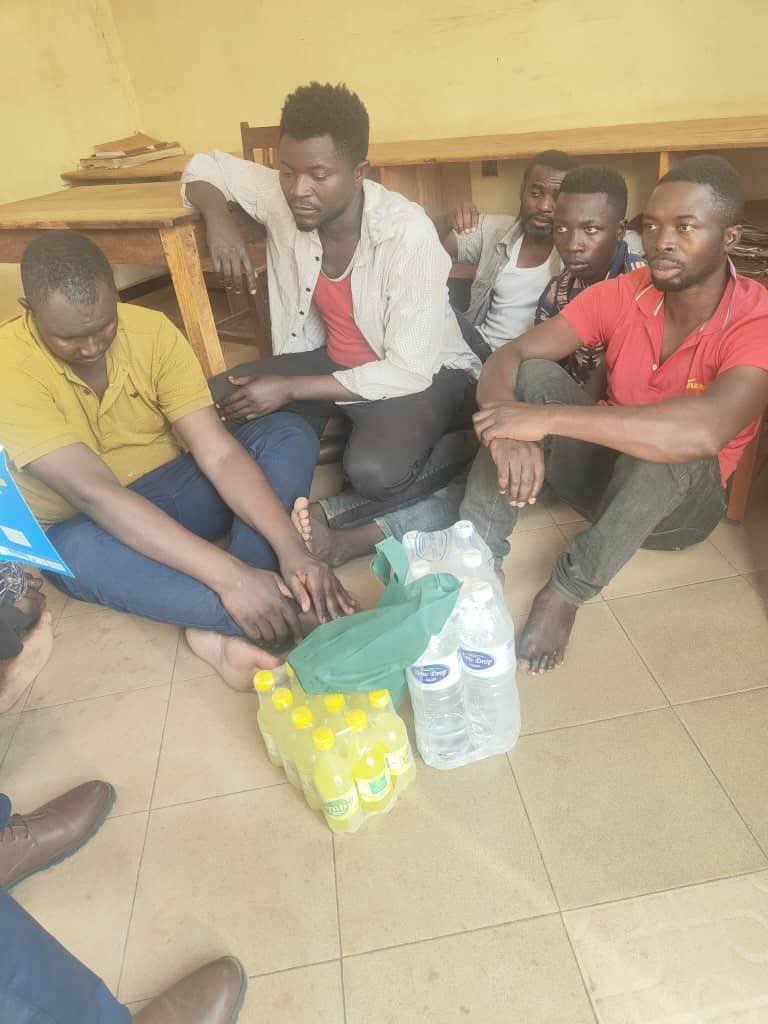 Twaha_Mwaipaya's tweet photo. HAWA ni wanachama wetu wa CHADEMA wapo kituo Cha polisi Kahama, wameshikiliwa tangu tarehe 6.7.2026 wanatuhumiwa kwa kuhamasisha MAANDAMANO ya 7/7 https://t.co/rp9Zf3Iew9