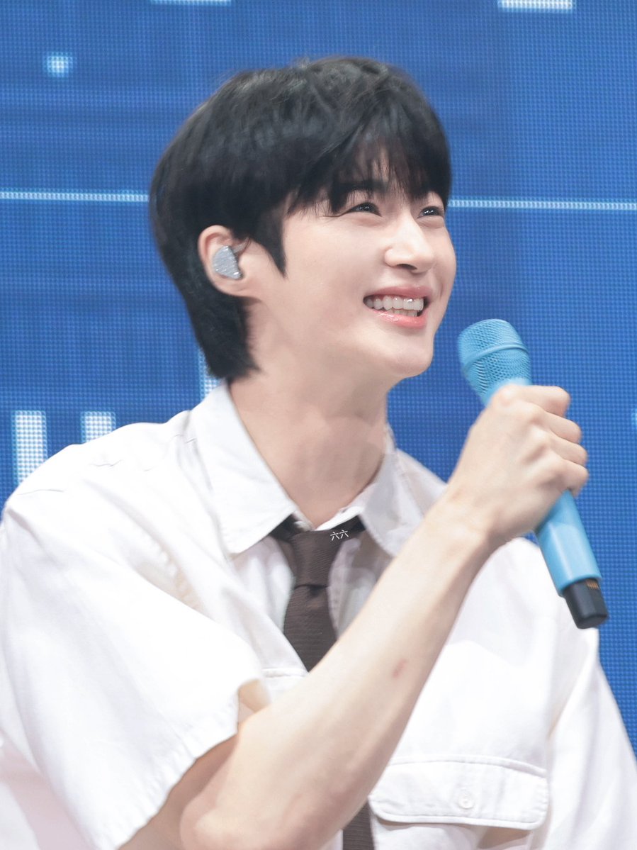 2272499338Bws's tweet photo. #변우석  #ByeonWooseok https://t.co/9JNfgts6xK