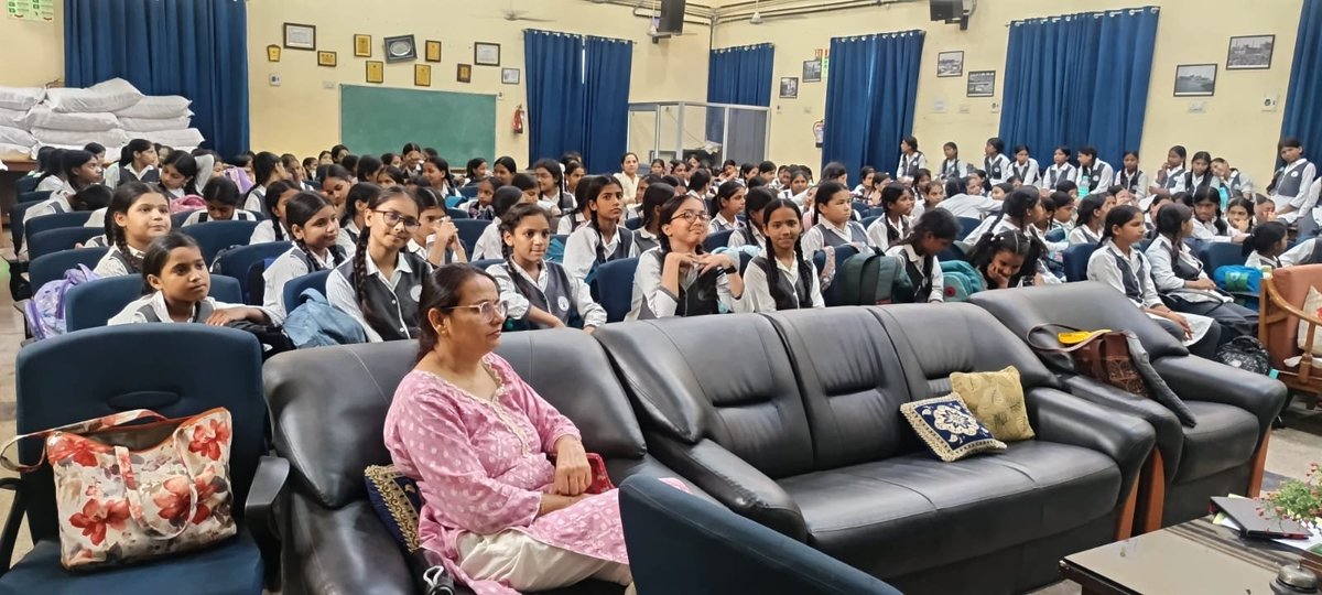 SameerDeepti's tweet photo. Creating climate conscious citizens for a sustainable tomorrow. 🌍🌱

An @ecoclub Workshop on #Climate Change #Awareness was conducted @Ggsss1923048 by TERI,inspiring #students to understanding #environmental challenges &amp; adopt #sustainable practices.
@Dir_Education
#FutureTalk https://t.co/wxD9BiB3St
