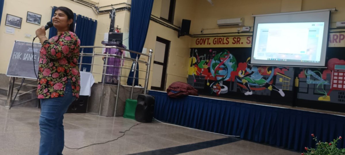 SameerDeepti's tweet photo. Creating climate conscious citizens for a sustainable tomorrow. 🌍🌱

An @ecoclub Workshop on #Climate Change #Awareness was conducted @Ggsss1923048 by TERI,inspiring #students to understanding #environmental challenges &amp; adopt #sustainable practices.
@Dir_Education
#FutureTalk https://t.co/wxD9BiB3St
