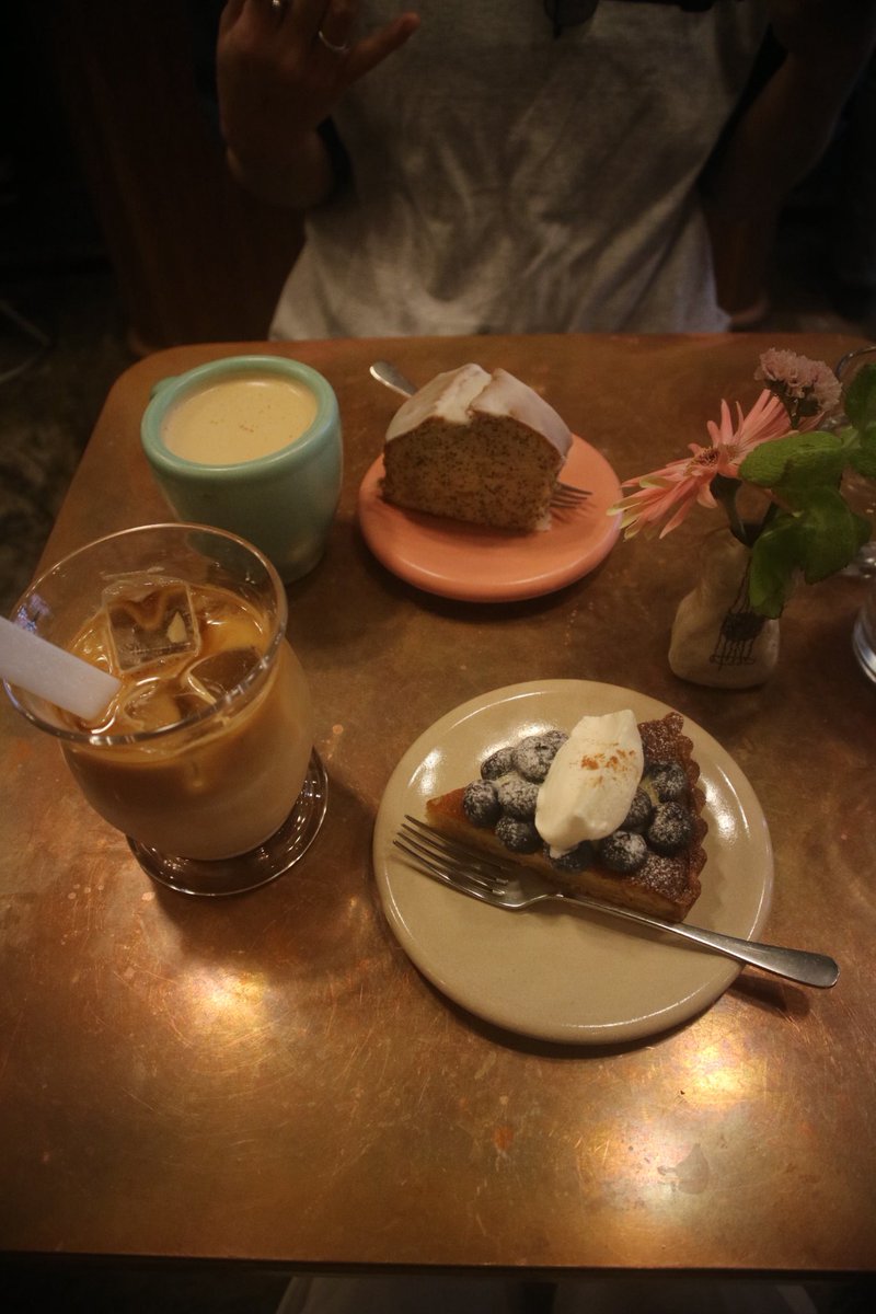 zmuuu__'s tweet photo. ずっときたかったLOU
ブルーベリーのタルト美味しかった🫐 https://t.co/XgDZNEjk2G