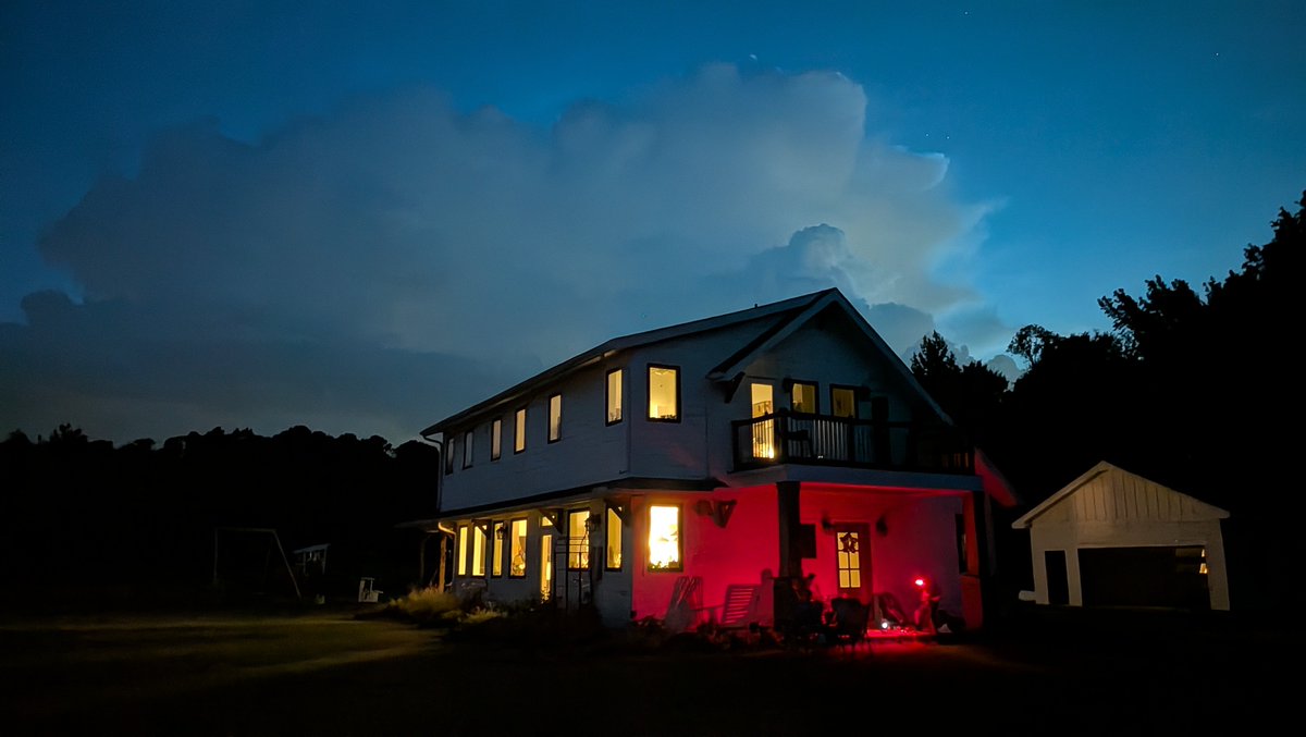 mattrigney's tweet photo. @bgcts @NigelBest5 We have been on the lookout for fireflies this summer and just haven't had very many. Got some nice lightning tonight to admire, though https://t.co/UageBdbvTE