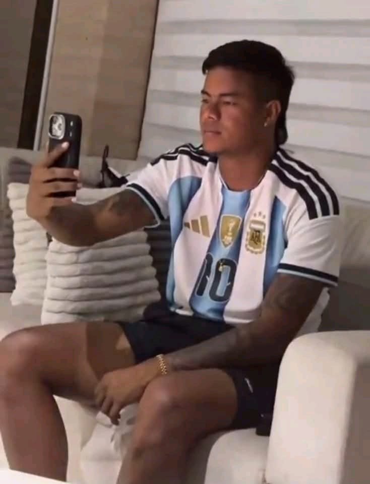 Ted_pac's tweet photo. @perro_jaja @Pelicanger__ Mi más Honesta reacción cuando un argentino me pide apoyo a su selección ( Son unos malparidos agrandados ) https://t.co/8qmzZNybkq