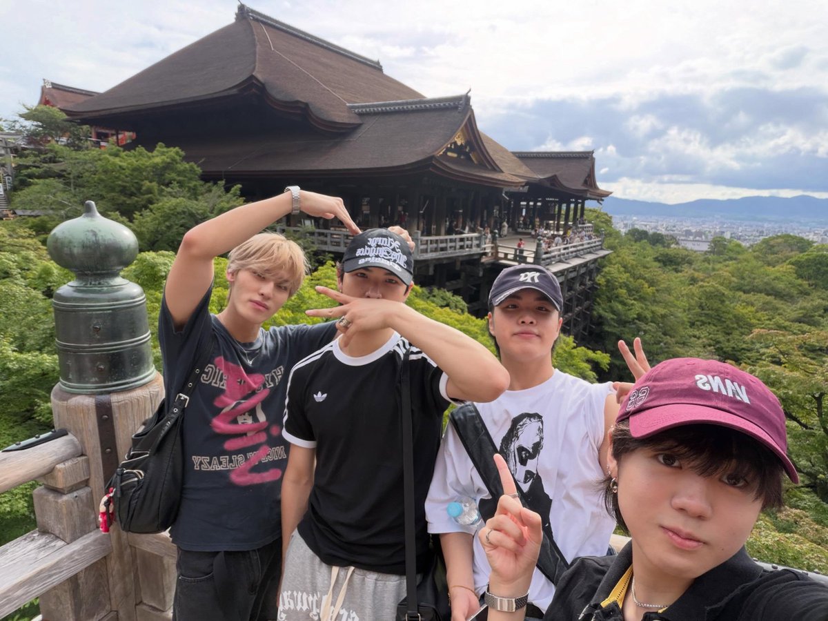 ksk__story's tweet photo. 親（自称）の大瀬凜和さんは康祐を連れて歩いているのか… https://t.co/qlwsVcxOdu