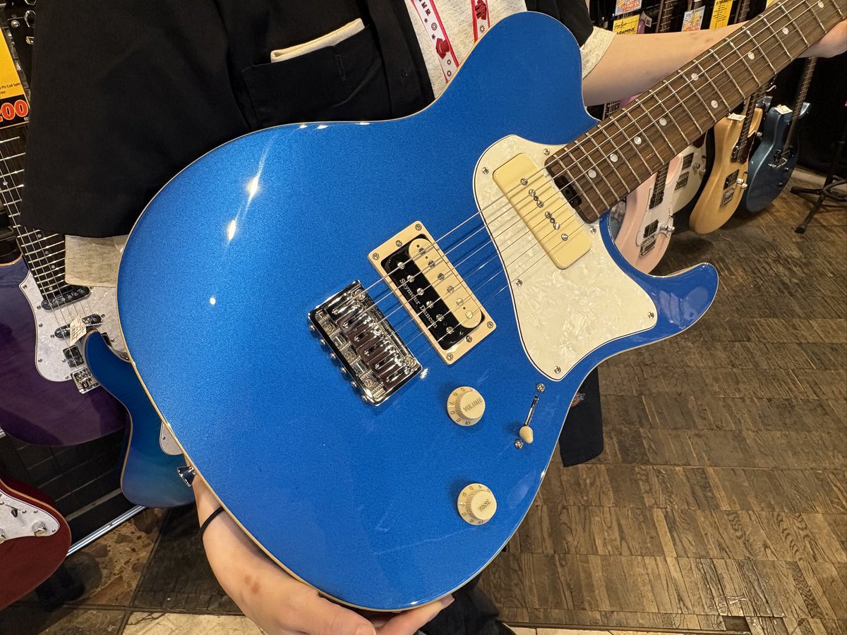 espcustomshop's tweet photo. 【商品情報!】EDWARDS E-THROBBER-CTM Splash Blue Metallic
夏にぴったりな鮮やかな青色です💙
ESP THROBBERのDNAを継承したトラディショナルなルックスながら、モダンな仕様の一本!✨
邦ロックにもオススメな即戦力モデルです👍
#梅田 #楽器 #EDWARS https://t.co/ItaNx6a02W