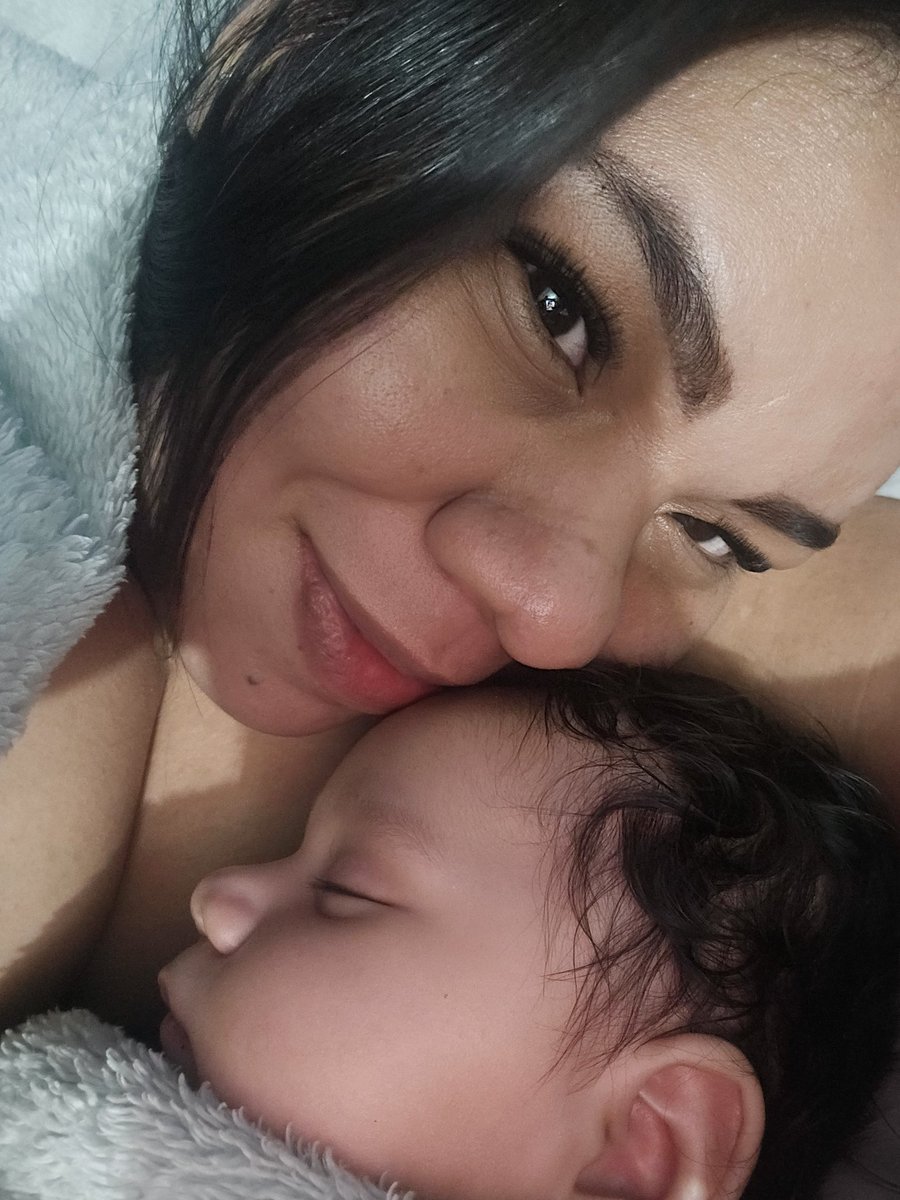 CindyTsun's tweet photo. Mi vida 💛 https://t.co/vVUOUpFguW