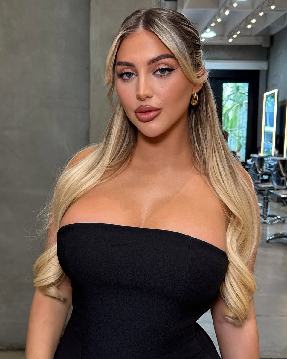filmysoniya89's tweet photo. Name: Keely Gunner 🔥
Date of Birth: February 9, 1997
Age: 29 (as of 2026)
Height: Approx. 5'7" (170 cm)
Weight: Not publicly disclosed

Birthplace: United States
Nationality: American
Education: Not publicly disclosed
Profession: Model | Actress | Content Creator
Years Active: 2020 – Present

📸 Popular Content:

• Glamour and fashion modeling
• Lifestyle photography
• Professional entertainment projects
• Social media collaborations
• Behind-the-scenes creator content

💰 Net Worth:

Estimated $500K – $1M+ (unverified estimates)

💸 Income Sources:

• Modeling work
• Entertainment industry projects
• Brand sponsorships and endorsements
• Subscription-based creator platforms
• Social media promotions and affiliate marketing

📊 Social Media Presence:

• Instagram: Fashion, lifestyle, and modeling content
• X / Twitter: Updates, promotions, and fan engagement
• Other creator platforms: Active across various digital platforms

✨ Content Style:

• Glamour and fashion photography
• Lifestyle and travel posts
• Fitness and wellness-themed content
• Professional photoshoots
• Engaging reels and short-form videos

❤️ Relationship:

Not publicly disclosed

📈 Public Image:

Keely Gunner is recognized for her work as a model, actress, and digital creator. She has built a dedicated online following through professional projects, glamorous photoshoots, and an active social media presence, where she shares fashion, lifestyle, and creator-focused content. ✨💕