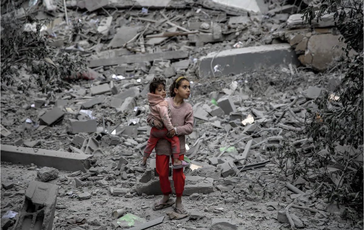TheKingCenter's tweet photo. Devastated children in “flattened” Gaza. https://t.co/OYlXYIRlVy