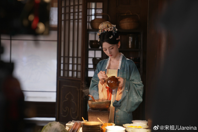 Song Zuer 宋祖儿 tweet media
