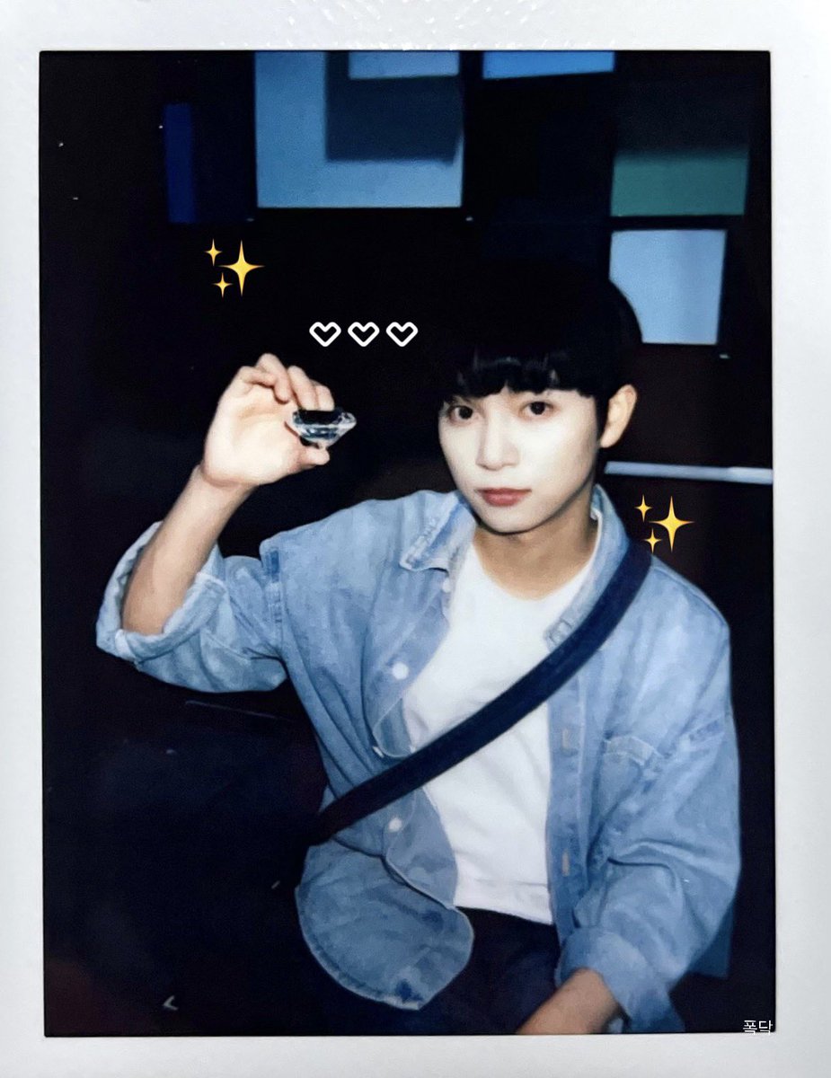 mallang40's tweet photo. #폴라를_찾아_친구와_함께_모험을_시작하세요🦋
#안녕하세요_오늘은_폴라가_어떠신가요✨
#궁금해요_인간의_폴라💎
#폴라_얻었다❗️
#전원을_켜면_다시_빛나는_폴라🎮

🤖쓸모없어 보이는 것에서 
의미를 💎 찾아주는 사람이잖아요-!

-그렇겠지? https://t.co/sXBJPq2VC7