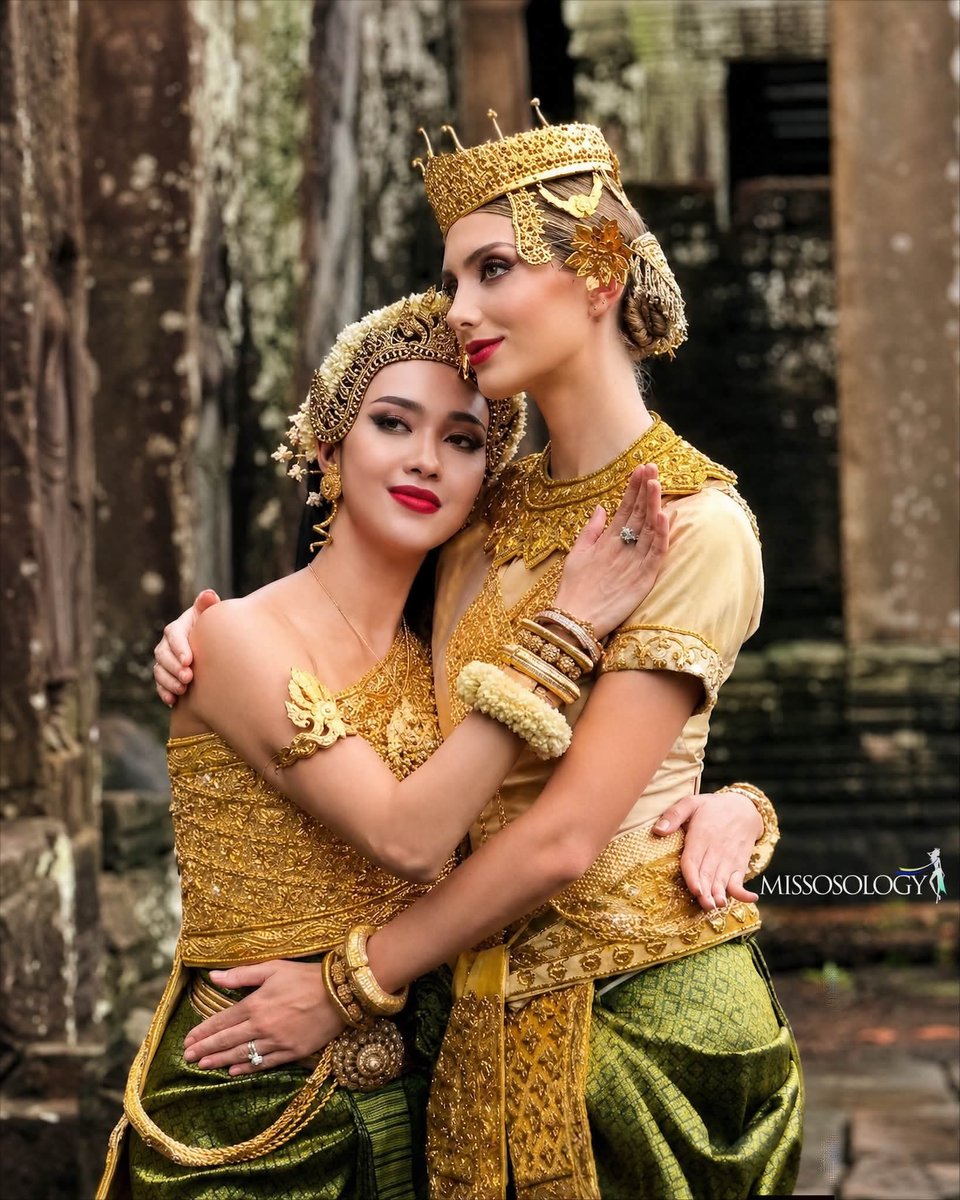 RakVirak91723's tweet photo. The Royal Ballet of Cambodia 🇰🇭🇰🇭🇰🇭 : Catalina Duque Miss International 2025 &amp; Sokea Kimleang (kon ant) Miss International Cambodia 2026. @MissInterOrg #cambodia #theroyalballetofcambodia #catalinaduque #sokeakimleang https://t.co/X3CMtmIZJi