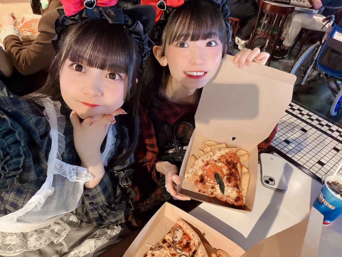 hina_miary's tweet photo. ピザ食べたい🍕💫 https://t.co/R1VcA84Wgf