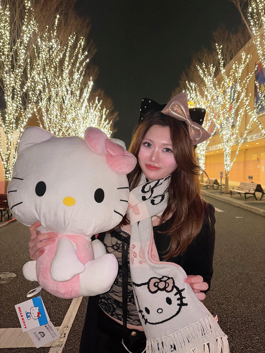 OfficialYNo1's tweet photo. AI黙るのだ。メス無しメイク技術とダイエットで自己分析して自分研究しまくってマシになった私を見ろ‼️専門の時のオーディション用写真(1枚目)ほんまにだれが合格するねんって感じの黒歴史写真すぎる。2枚目は高３何も考えずにプクプク太ってた時期。
3.4枚目現在🫡 https://t.co/qYnRaULT4a