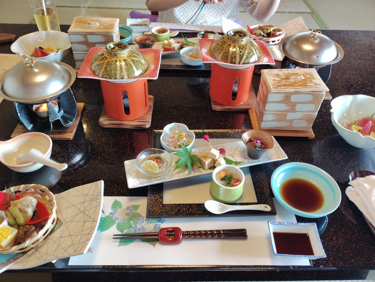 cory774's tweet photo. 嫁とデートで湯の山温泉の寿亭に来ました https://t.co/6WyizL5IKi