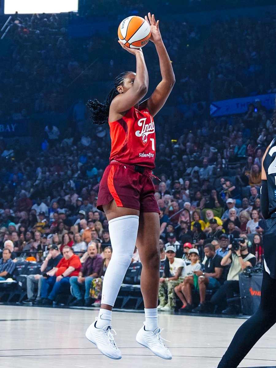 Indiana Fever tweet media