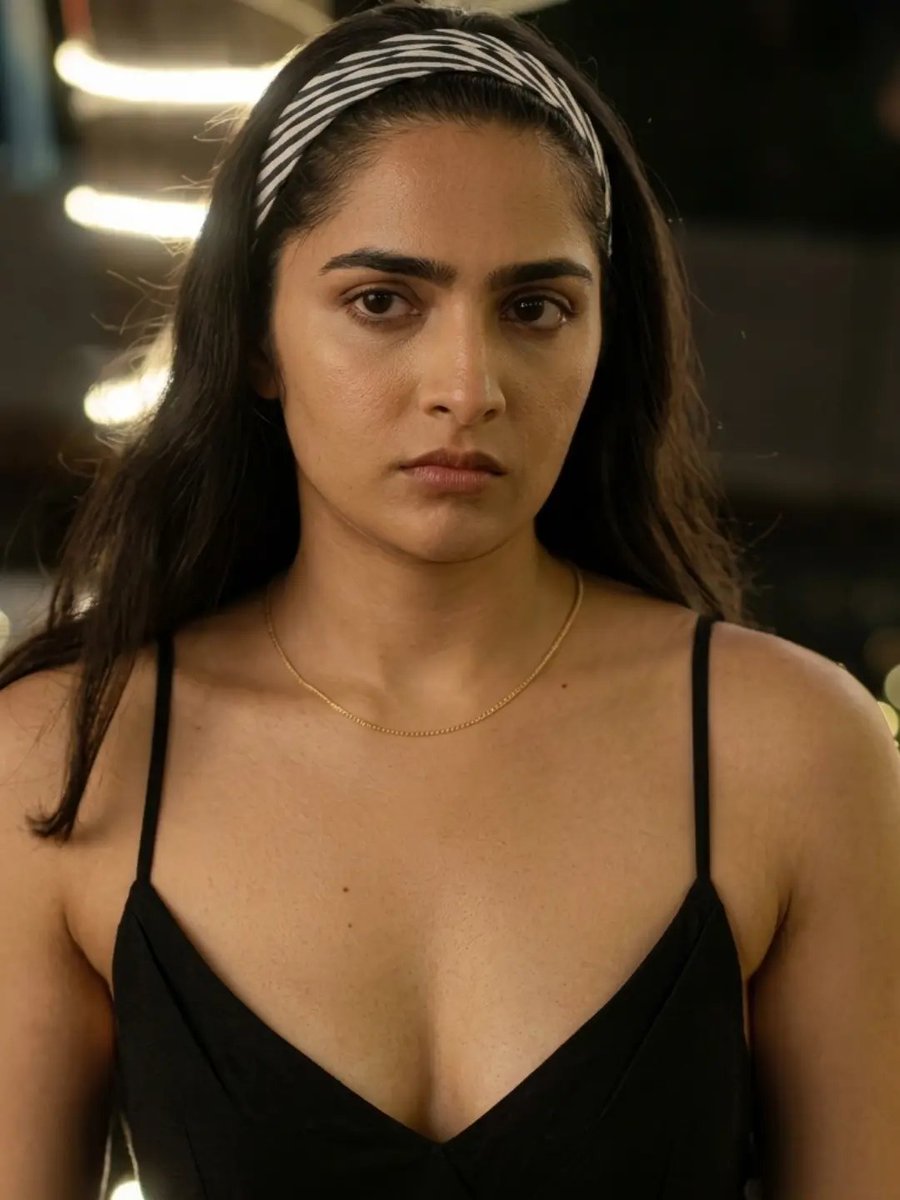 Isra122800's tweet photo. Rukmini Vasanth in black outfit 🖤✨ #rukmini #rukminivasanth #instgram #memes #kollywood #navel #navelbeauty #navelqueen #navelfetish #navelshow #outfit #outfitoftheday #outfitideas #outfitpost #outfitinspiration #saree #sareelove #sareefashion #sareethoppul #sareelove #trend #trending #trendingnow #trendingreels #trendingpost