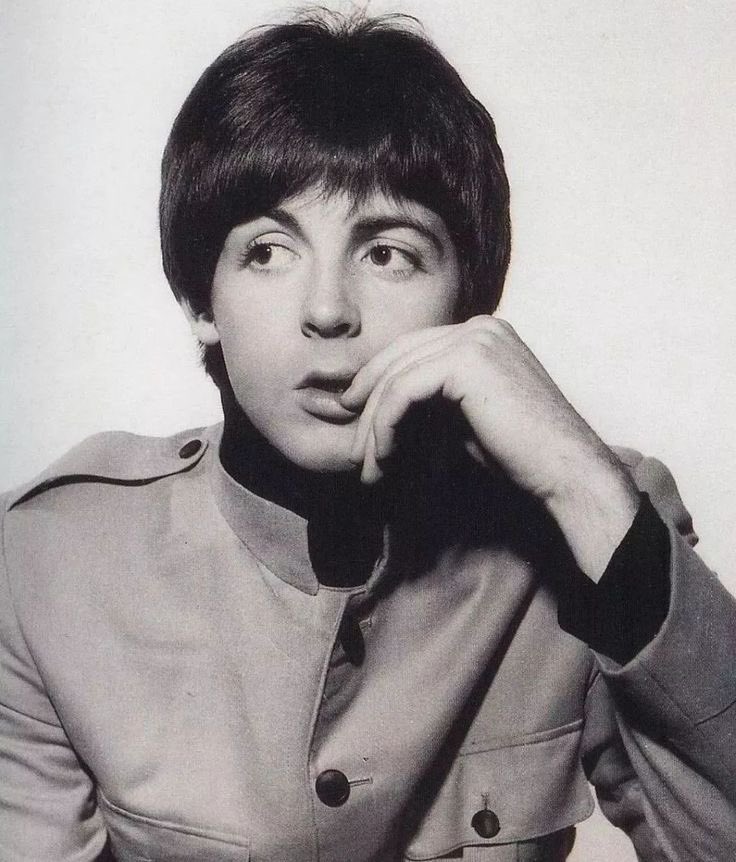 filmsrome's tweet photo. Paul McCartney, That’s the tweet. https://t.co/BnDNo2g7Ni
