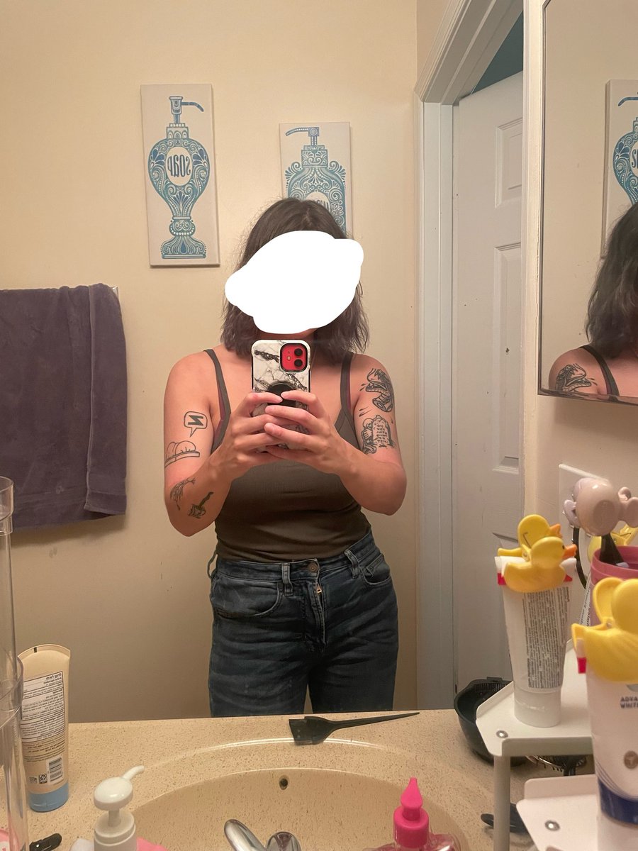 getoutofhereyo's tweet photo. I have such an unfortunate body shape https://t.co/gsJ34BPBag