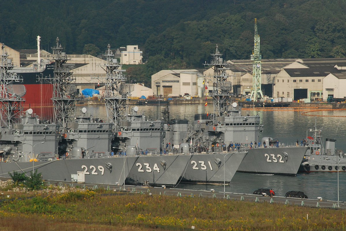 VbJPlHwzAx19859's tweet photo. あぶくま型舞鶴
①②③(2008.10.27)
DE229あぶくま.234とね.231おおよど.232せんだい
④(2007.11.20) https://t.co/49mMA2GTgC