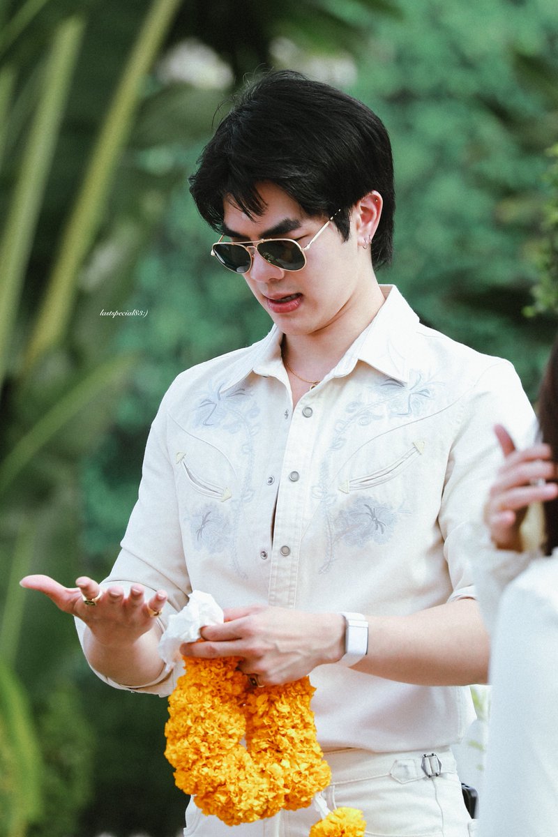 lastspecial83's tweet photo. เช้านี้ที่ศาลหลักเมือง 💚

@milephakphum •̀ •́ 
#MilePhakphum ┆#GreenyRose https://t.co/GDPY9dIWou