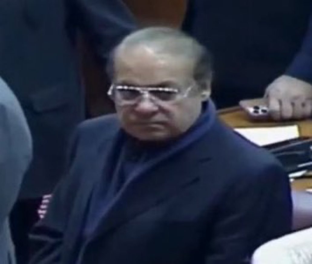 FatimaPTI_IK's tweet photo. یہ شخص ڈاکٹر یاسمین راشد سے 50 ہزار ووٹوں سے ہارا ہوا ۔۔۔۔

بس اتنا ہی بتانا تھا "تھینک یو ویری مچ" https://t.co/M9wnfi7SBG