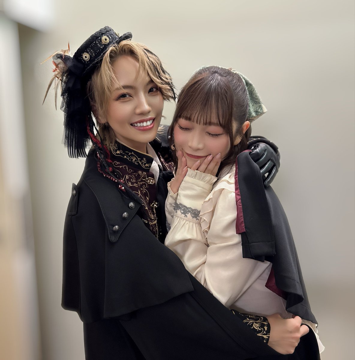 Teru_Ikuta's tweet photo. 寝過ぎましたおはようございます🌞

#女王ステ 終わった〜の余韻に浸りつつ🌹
週末の #マダコン 、そして #グノーシアTLPT に向けて頑張るます！✨

ラブももよ🫶もよちゃんがいる女王ステは新鮮で安心でとっても楽しい日々だったなぁ😚アルマさんのお歌だぁいすきでした☕️✨ https://t.co/vuJTITzVKA