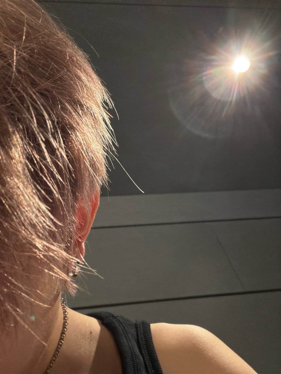 evanfolder's tweet photo. 🐹: I'm hanging out by myself

🐹: I'm going to go practice now

#EVAN #에반 #HEESEUNG #희승 https://t.co/PuZ88nXueY