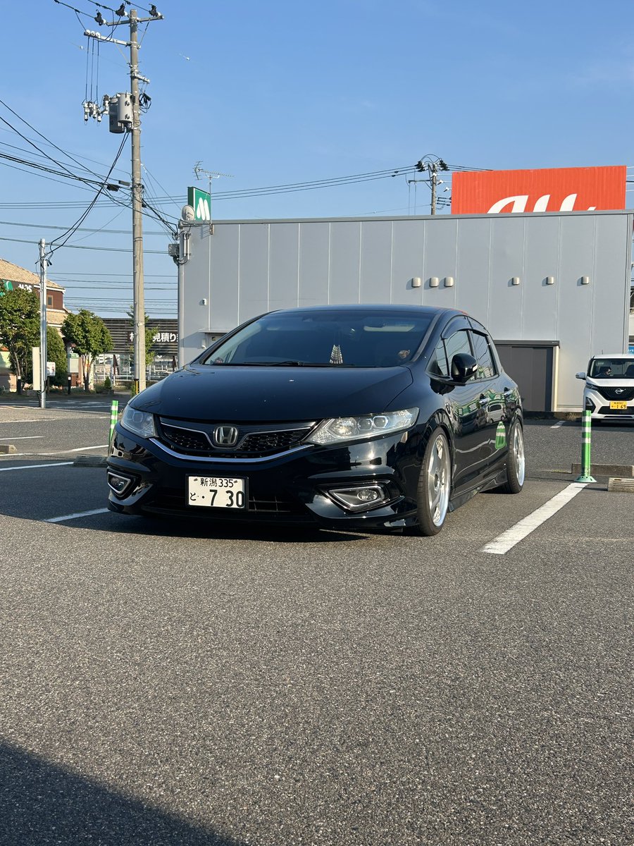 CanterMBE250's tweet photo. 燃費いいし6人来れるしいい車ですョ
#不人気車を愛そう https://t.co/LYNuCtVBE4