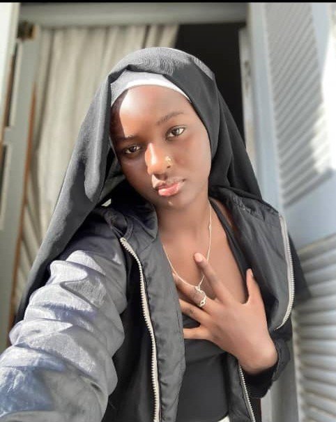 zainarb__'s tweet photo. Can I be your wife? https://t.co/FSUTXdMYwk
