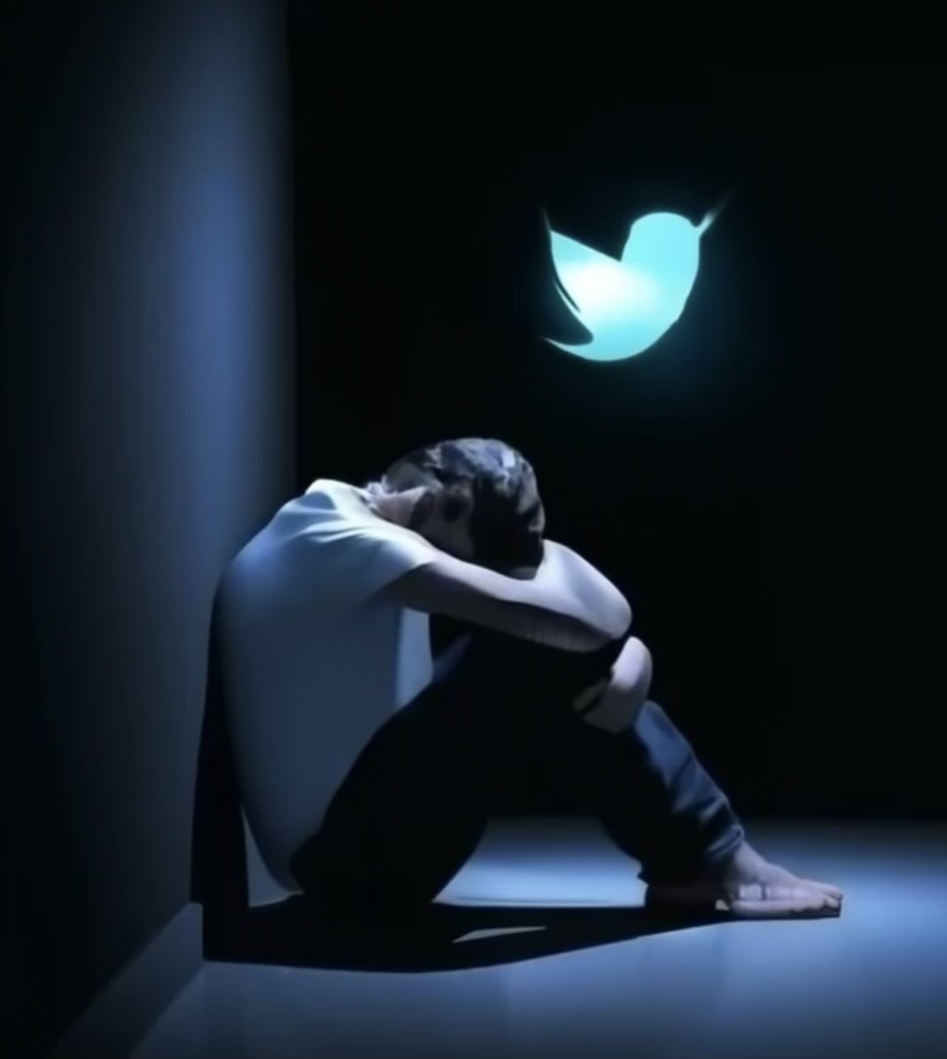 Quotes3290's tweet photo. نتحدث عبر الاسلاك،نصادق ظلالا،نجامع وجوها لا نعرف من خلفها شيئا
نلتهم كل اشعار كانه وعد بقرب،كل رسالة كانها بداية ارتباط،ونحن عاجزون تماما عن النظر في عين اهلنا 
فنفر مسرعين الى الجوالات
لانها تسمح لنا ان نكون في آن واحد:من نحن، ومن نتمنى ان نكون
وهكذا نموت قليلا كل يوم لكن بسلام https://t.co/aSD6v1jt8E