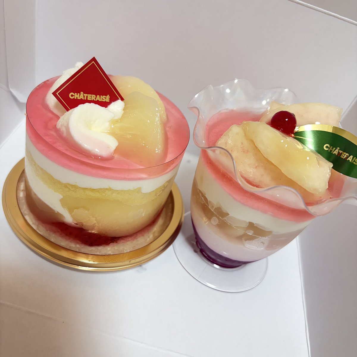 yuu_mint02's tweet photo. 洗面所で鏡越しに視線合わせるのは恥ずかしいのに、こっち見て！ちゅーしたい！ってほっぺ掴んで視線合わせてくるのはめちゃくちゃ至近距離なのに恥ずかしくない…不思議🥹

ってことで今日もチートデイ🤤🍑 https://t.co/gzOBxnuLFM