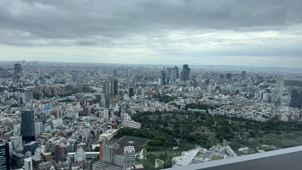 blue_ca_blue's tweet photo. いい景色🏙️
上空から見るのとはまた違っていいよね https://t.co/cWdNfk2hec