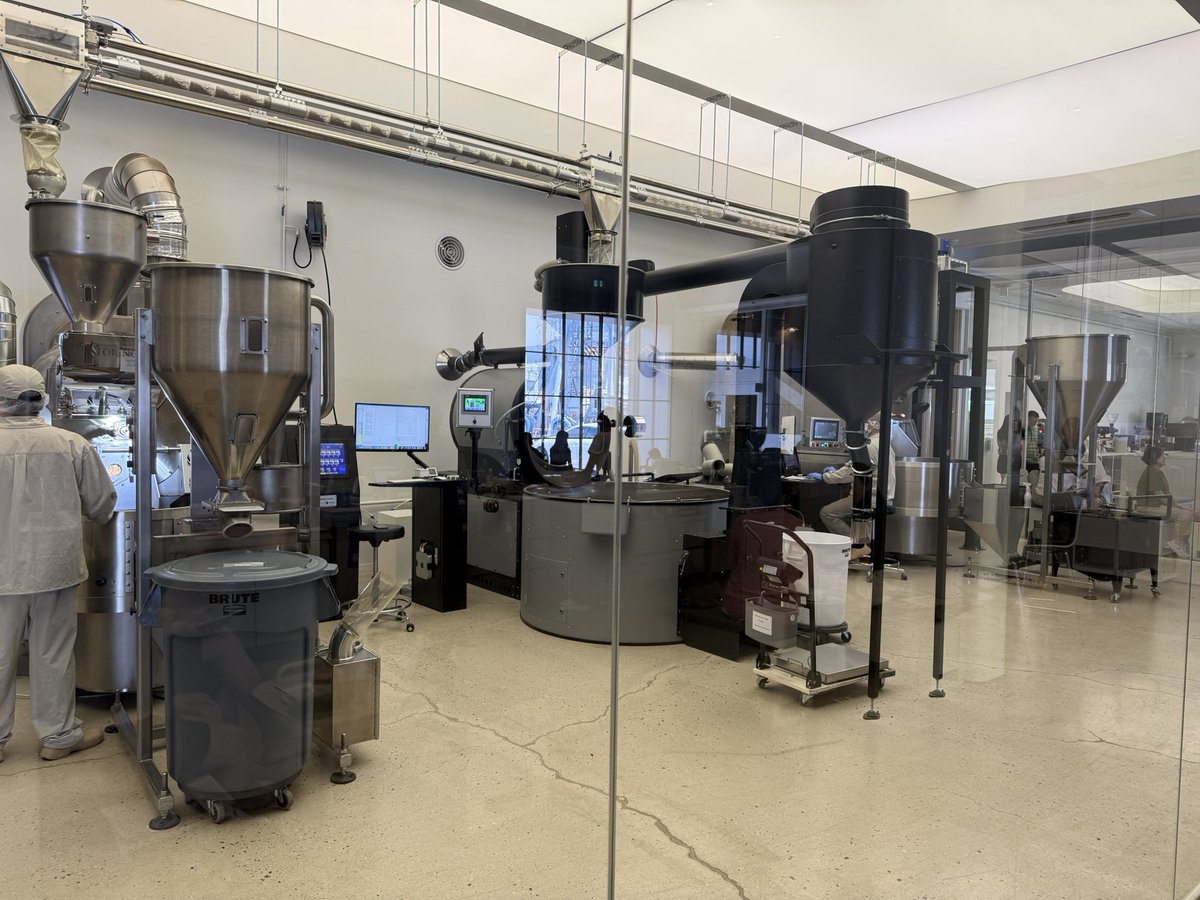 _bg_chun's tweet photo. here is your virtual korean HBM factory tour.
Of course this is joke it is how korean roast coffeez https://t.co/D1kFRSdJjs