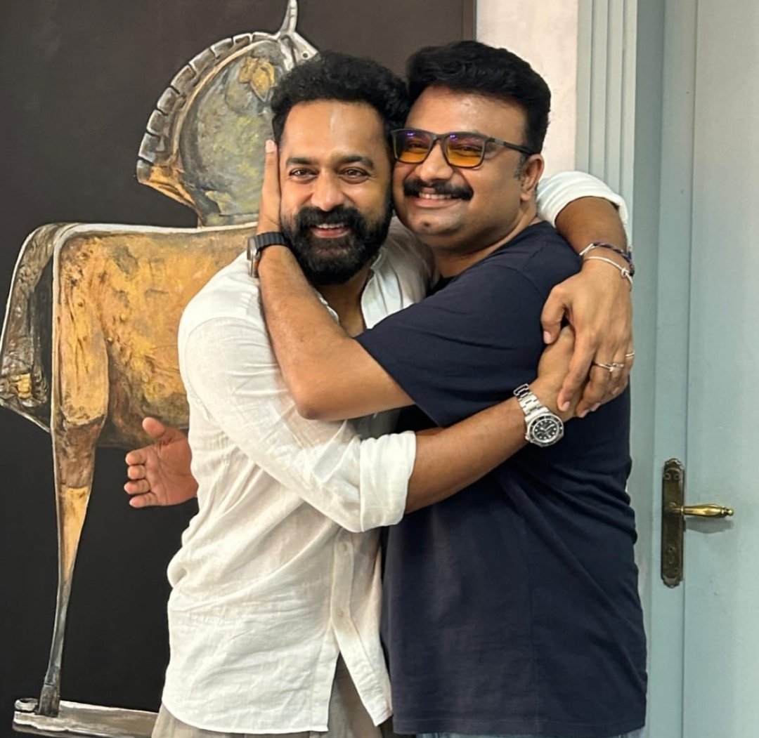 AFWASTATE's tweet photo. ടൈറ്റിൽ ലോഞ്ച് ജൂലൈ 14 ന് 

ഷൂട്ടിംഗ് ജൂലൈ 15 ന് തൃശൂരിൽ ആരംഭിക്കും 😍😍😍
@YoursAsifAli

#asifali https://t.co/RmZVz6ZxDp