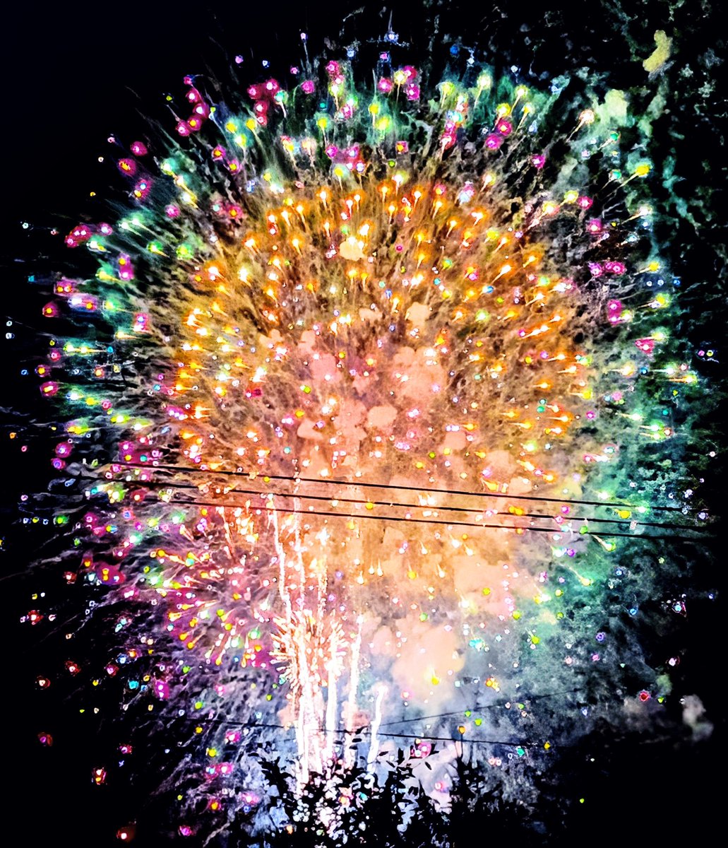 visionmandala's tweet photo. #fireworks #usa #color #photography #America2026 https://t.co/9RibCWnaAf