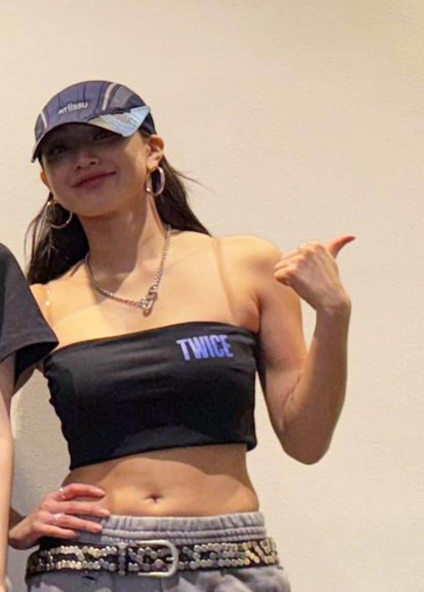 uppercasehyo's tweet photo. TWICE's biggest international hit is a collaboration with women. your favs hit is a collaboration with a man.

TWICE's new album from the songwriting to the hand-knitted outfits was created by and celebrates women. Meanwhile, ** hired literal abusers to produce their album and calls women bitch like that's something we should be happy to hear. but Jihyo gets dragged for showing gratitude to their seniors?

Let's think for a second before trying to paint TWICE as the enemy of women because y'all wouldn't love that logic thrown against y'all.