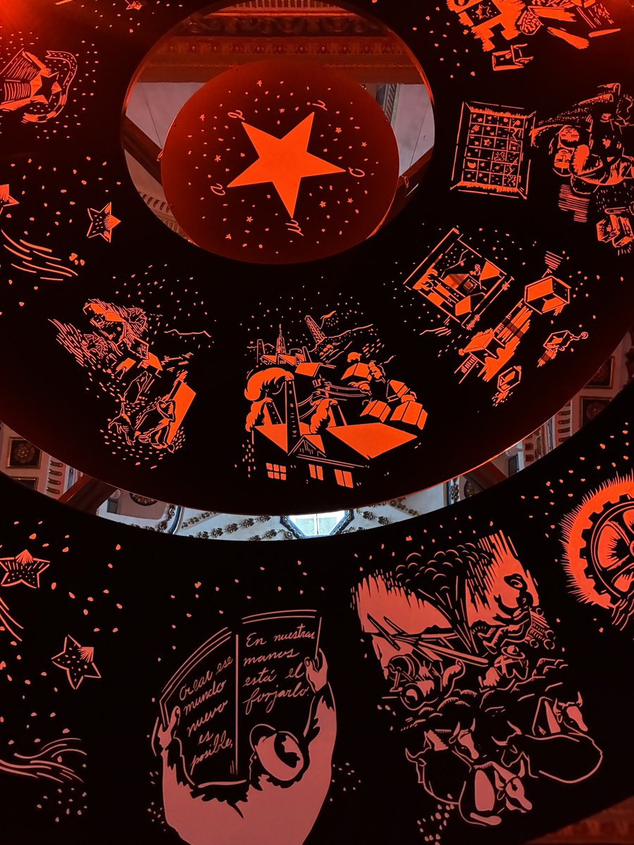 its_xntoo's tweet photo. red sunday https://t.co/7ePxhwmIhx
