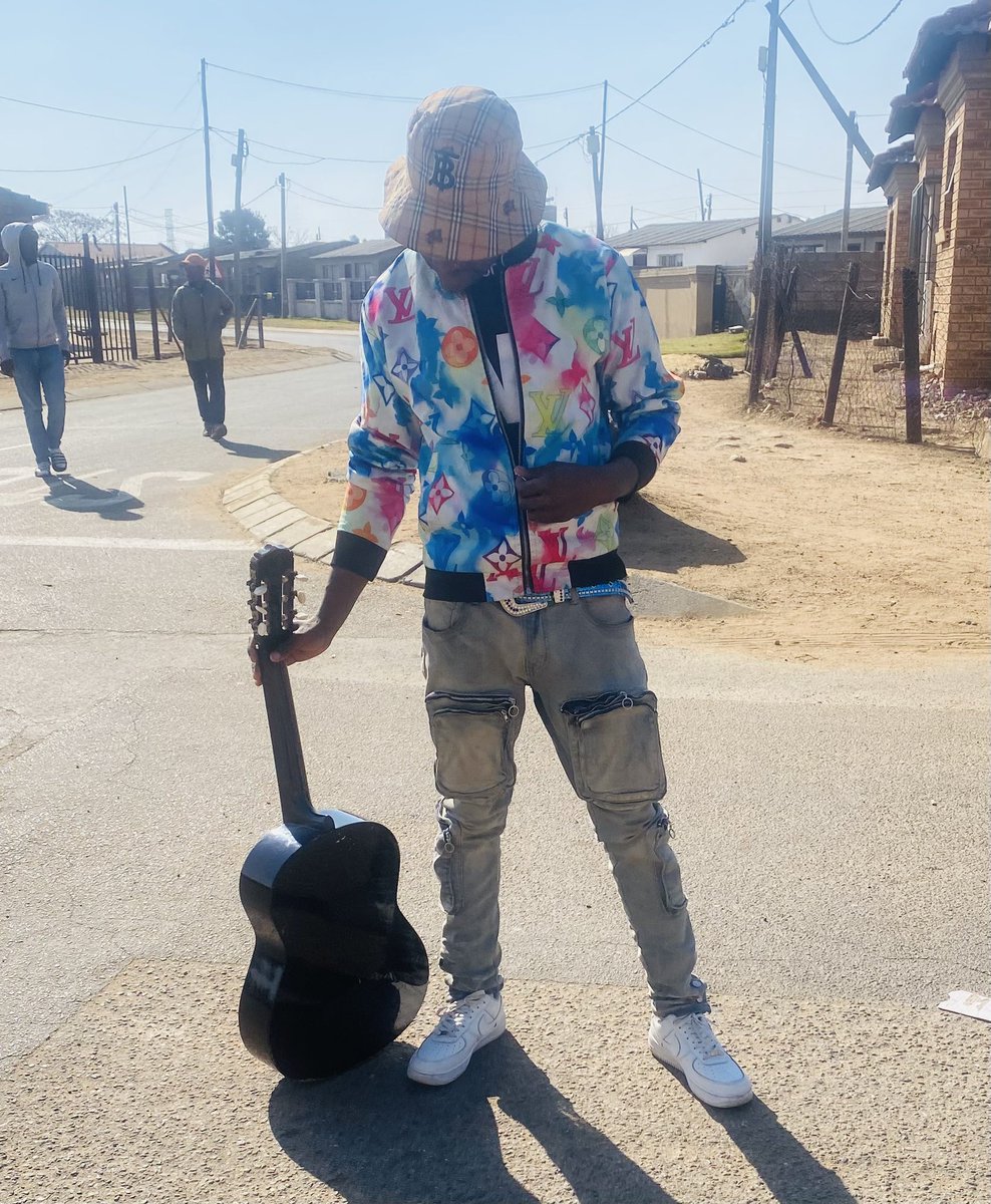 QueSteezy's tweet photo. https://t.co/YYPSydVAEZ