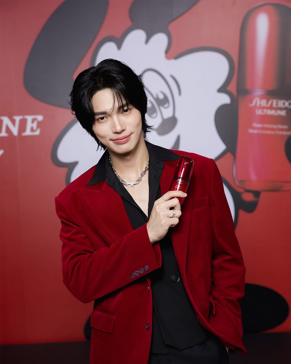 WinmetawinO's tweet photo. It's always treat to see our Friend of Shiseido Thailand, Win Metawin!

Win Metawin is a longtime fan and user of our favourite serum, Ultimune ❤️

Experience the difference today.

#ULTIMUNE #FASTSLOWFREE #SHISEIDO

WIN ULTIMUNE STUDIO CTW 

#WINwithULTIMUNE
#ULTIMUNESTUDIOatCENTRALWORLD 
#ShiseidoThailand
#winmetawin