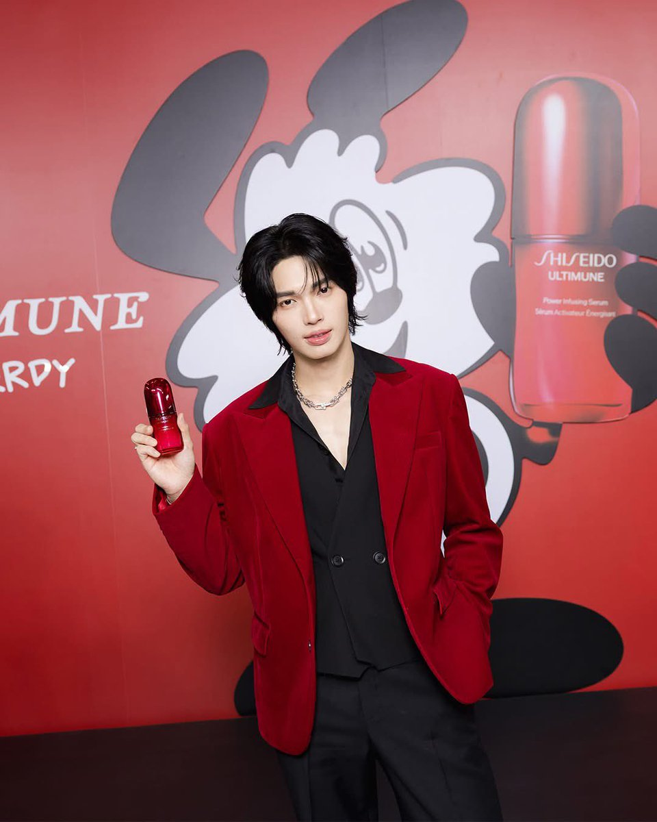 WinmetawinO's tweet photo. It's always treat to see our Friend of Shiseido Thailand, Win Metawin!

Win Metawin is a longtime fan and user of our favourite serum, Ultimune ❤️

Experience the difference today.

#ULTIMUNE #FASTSLOWFREE #SHISEIDO

WIN ULTIMUNE STUDIO CTW 

#WINwithULTIMUNE
#ULTIMUNESTUDIOatCENTRALWORLD 
#ShiseidoThailand
#winmetawin