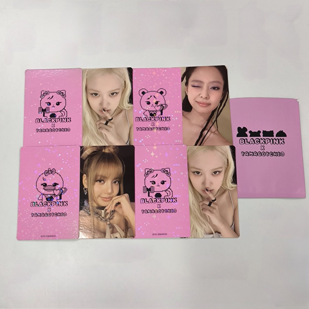 BLACKPINK 🖤🩷 【入荷情報】 BLACKPINKとたまごっちのコラボトレカが