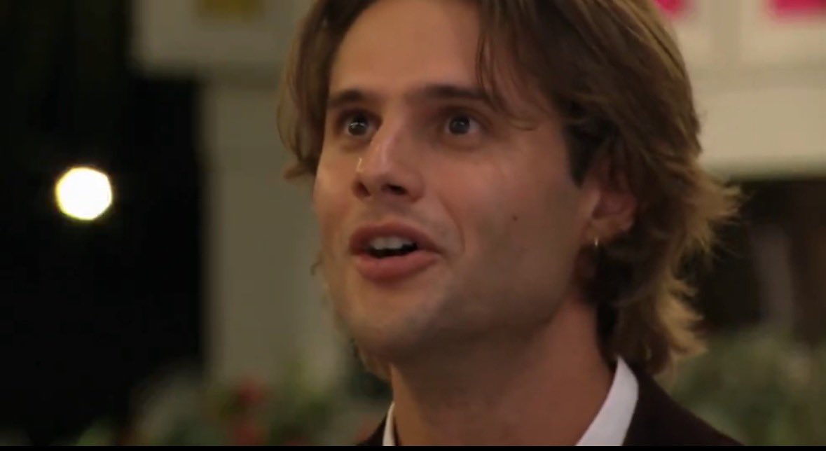 luvscnradfshr's tweet photo. bryces having heart eyes when he saw trinity walks down the stairs <3 https://t.co/Tz3mXm95Gc