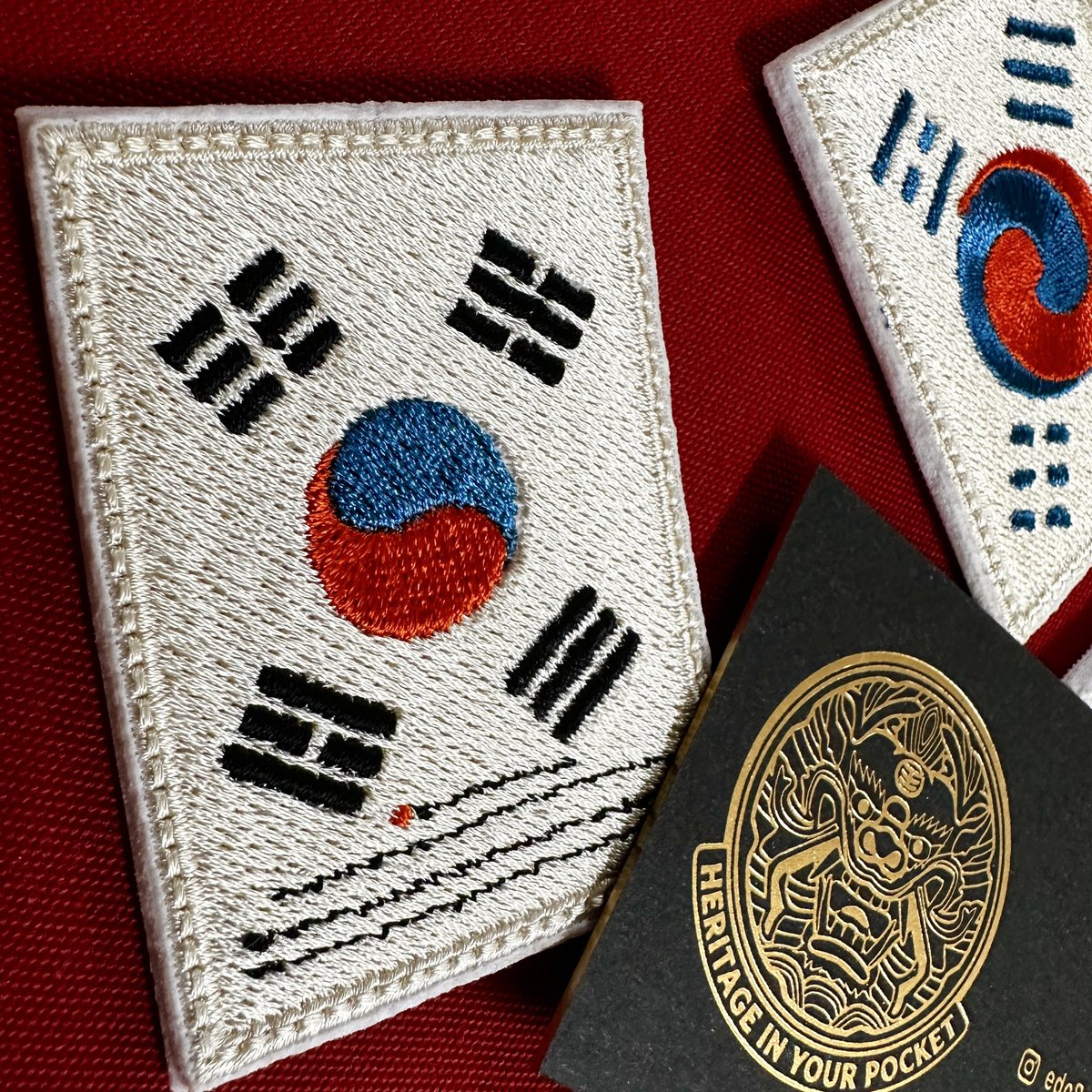 edc8ang's tweet photo. 여러 종류의 태극기 패치 자체제작 🌝
-진관사 태극기
-데니 태극기
-김구서명문 태극기
-불원복 태극기  #태극기 #한국 #벨크로패치 #velcropatch #patch #koreanflag https://t.co/TgMoZG3wJi