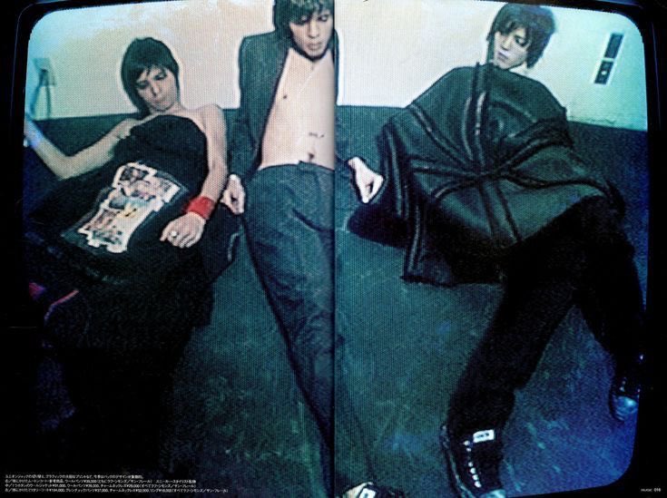 odysseyrebuild's tweet photo. Raf Simons “Closer”
Huge Magazine Autumn 2003 https://t.co/umpcquT8hI