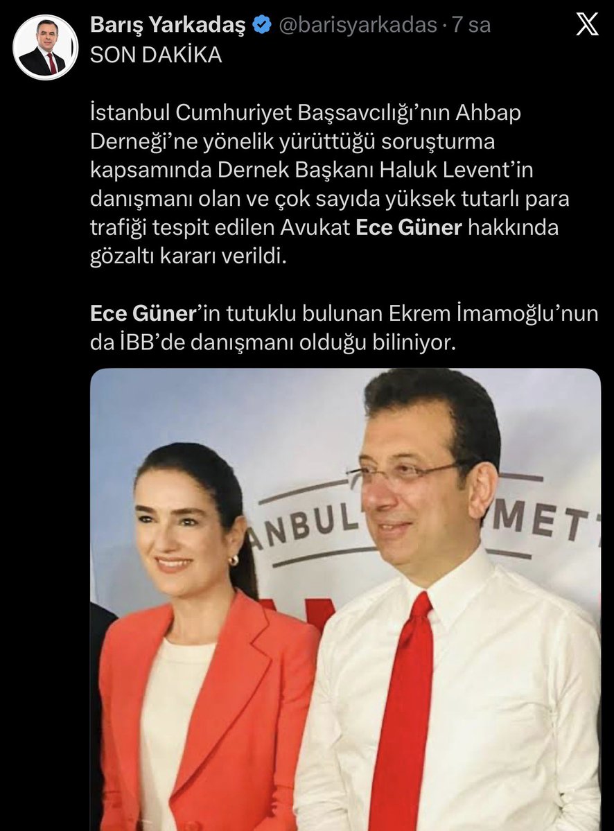 serbazmustafa61's tweet photo. Bu Barış yarkadaş denen işbirlikçi Truva 
o kadar kötü, ucuz ve ahlaktan uzak ki;

Haluk Levent olayına adı karışan ve henüz ifade dahi vermemiş Ece Güner’i paylaşım yaparken, bir dönem sırf danışmanlığını yaptı diye Ekrem imamoğlu ile olan fotoğrafını seçiyor! 
Nerdeyse Haluk’la Ekrem beraber bahis oynadılar diyecek!

Ben de bu soytarı gibi ahlaktan uzak olsam şöyle derdim;
Ece Güner Kemal Kılıçdaroğlu’na çok yakınlığıyla bilinen Erdoğan Toprak’ın o dönemki eşi!

Ahlak, şeref, namus, vicdan sükut etmiş!