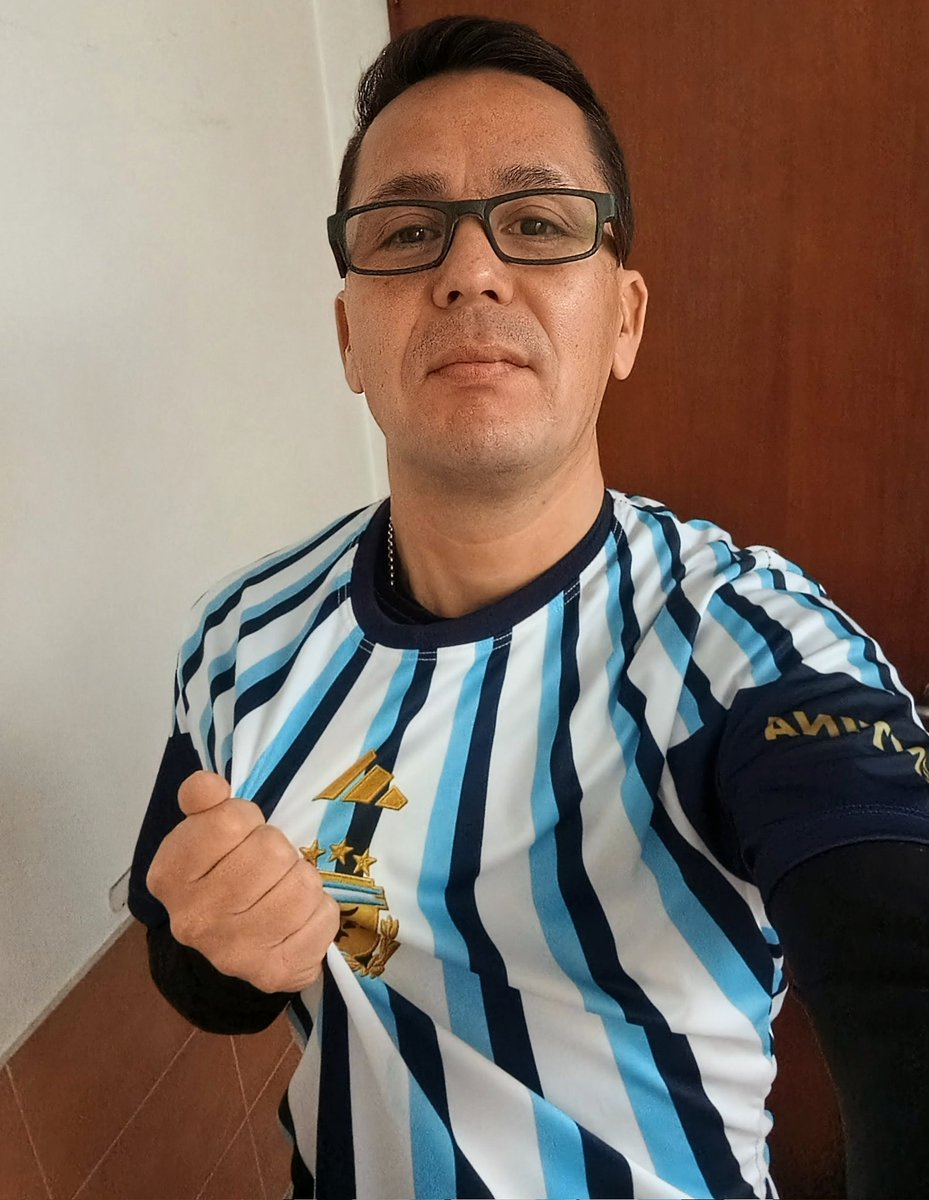 djquiro's tweet photo. #julio https://t.co/fort0DjoxP